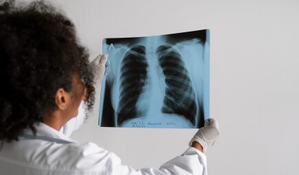 Articoli - Cancro al polmone: quali sono i primi sintomi e come raccogliere fondi per il trattamento?