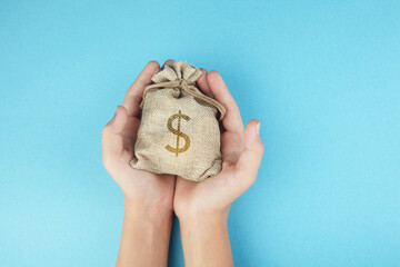 Straipsniai - Kaip padėti draugui finansuoti vėžio gydymą: 6 padrąsinančios idėjos