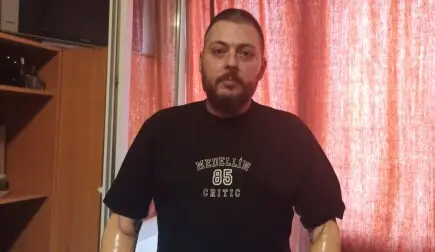 Дайте ръце на Емо!