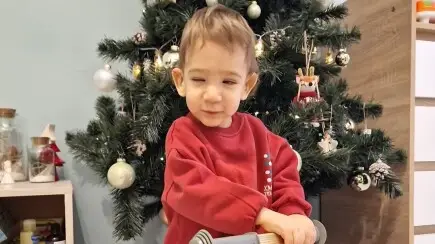 Да помогнем на Матей да направи първите си самостоятелни крачки!