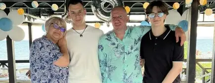 Да помогнем на един баща да прегръща децата си - Одобрено изплащане към ASM ANADOLU SAGLIK MERKEZI A.S.